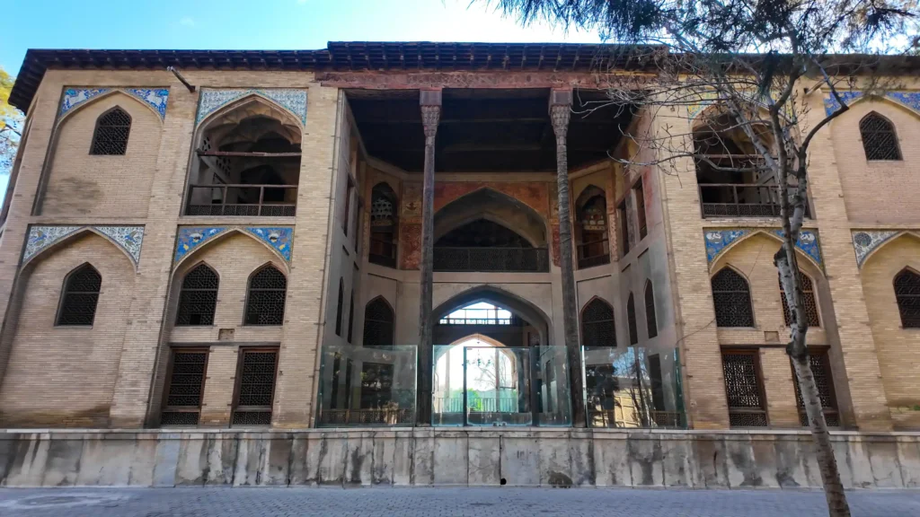 جبهه شمالی کاخ هشت بهشت
